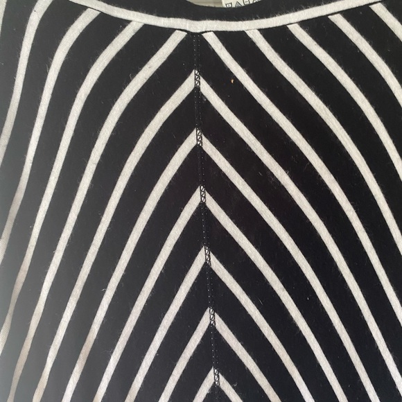 Black and white Max Studio, medium maxi skirt - Picture 4 of 4